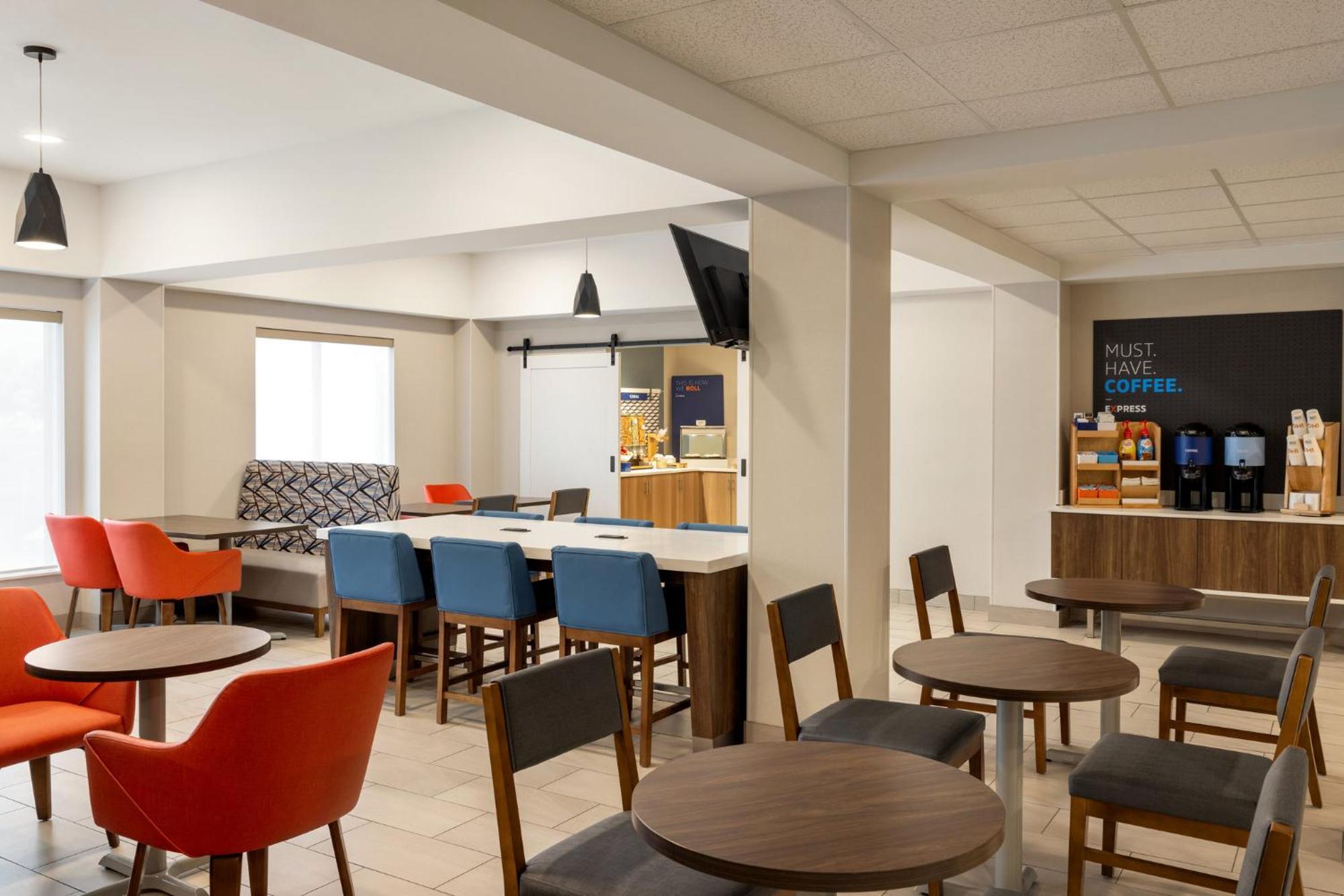 Holiday Inn Express Syracuse Airport By Ihg North Syracuse Exterior foto
